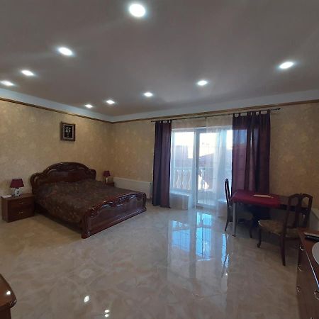 Аппартаменты С Балконом Apartment Odessa Ngoại thất bức ảnh